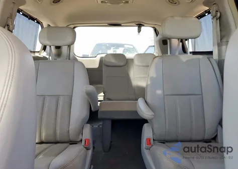 2009 Chrysler Town & Country Touring from USA, damaged, VIN 2A8HR541X9R641788